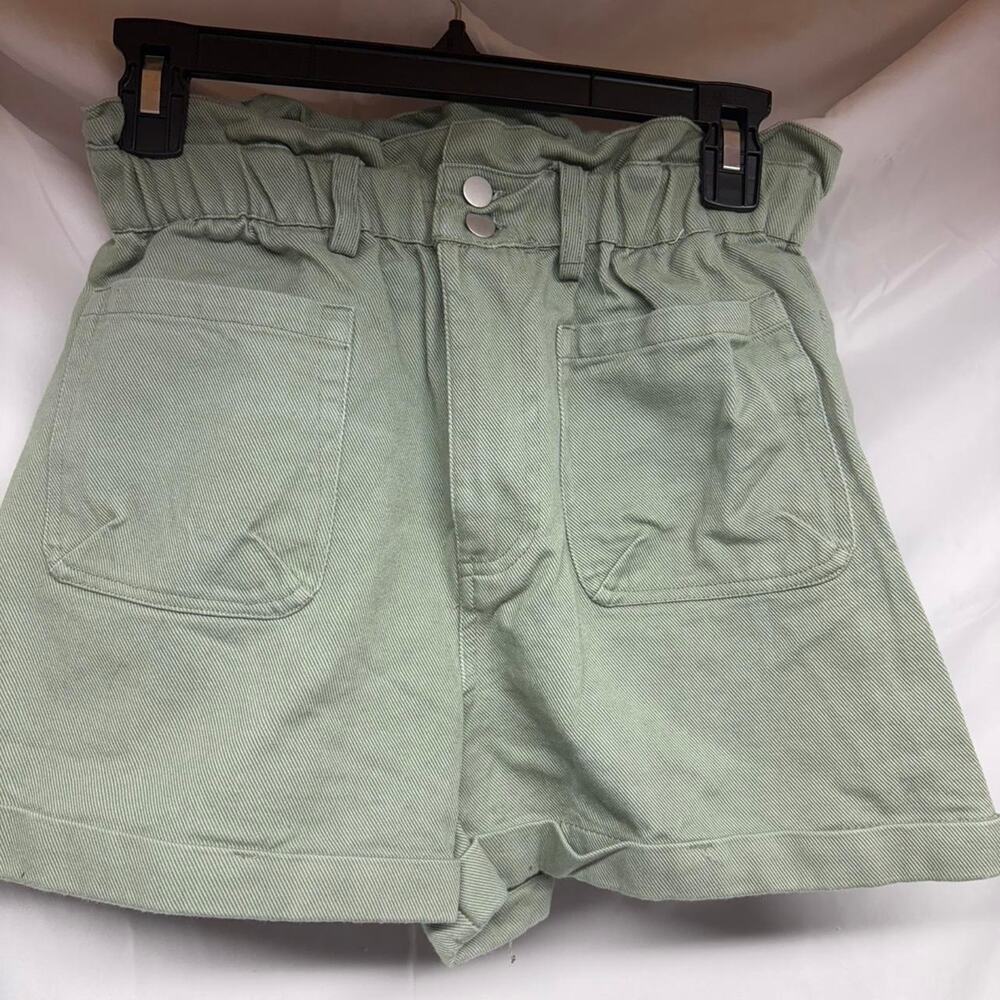 V eryj green and khaki